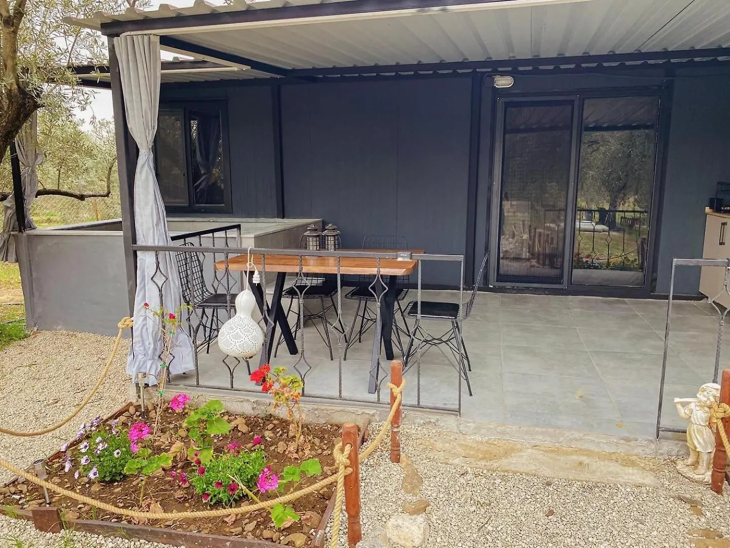 Bed and Breakfast Alpinia Houses&Garden Fethiye Nocleg ze śniadaniem